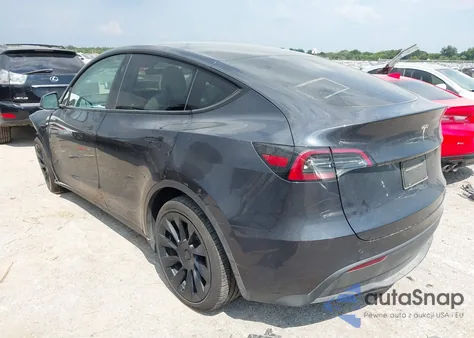 2024 Tesla Model Y Long Range Dual Motor All-Wheel Drive/Rwd z USA, uszkodzony, nr VIN 7SAYGDED7RA324921